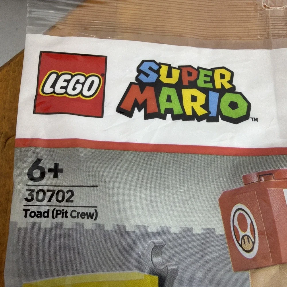 LEGO 30702 Super Mario: Mariokart‎ Toad (Pit Crew) - New! Free Shipping!